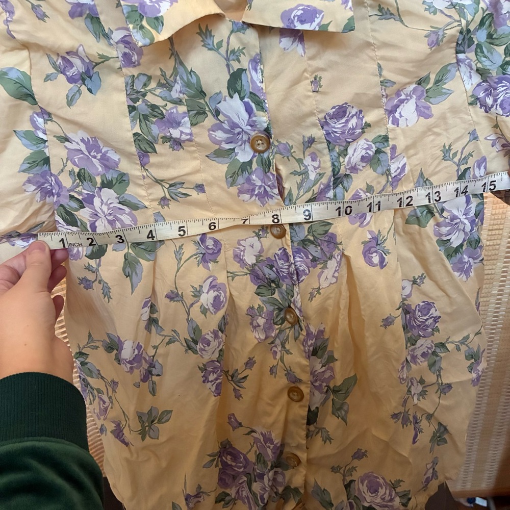 Simple Retro Floral Top - Picture 10 of 13